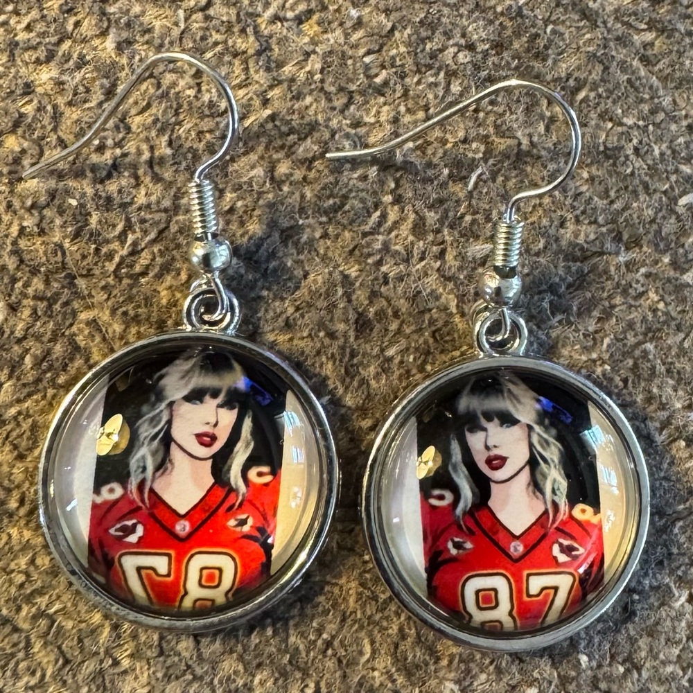 Taylor Swift Chiefs 87 Earrings New
